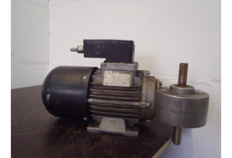 45 RPM  0,18 KW  Lenze, used.